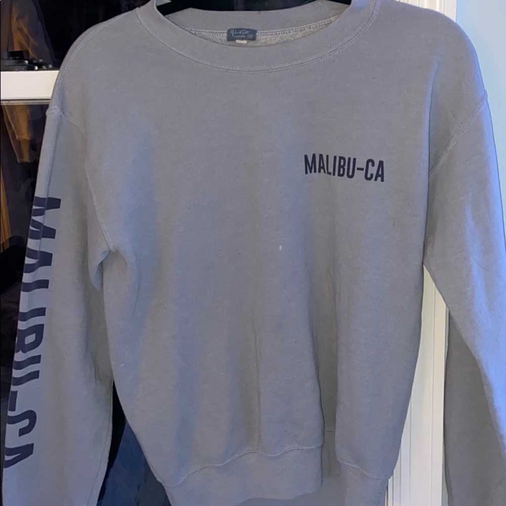 sweatshirt